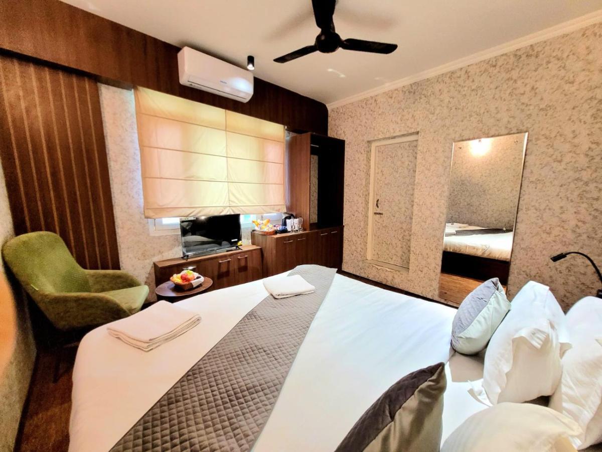 Hotel Green Rooms, Vintage Luxury Near Dal Lake Срінагар Екстер'єр фото