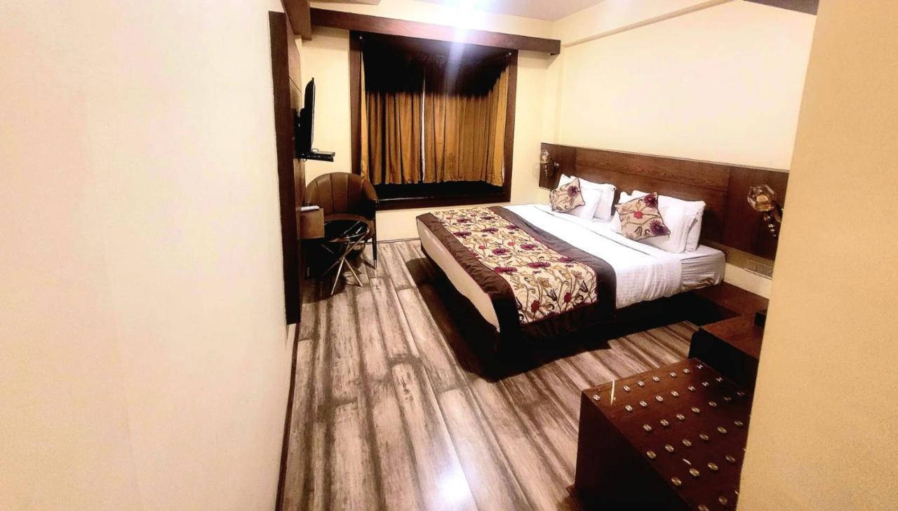 Hotel Green Rooms, Vintage Luxury Near Dal Lake Срінагар Екстер'єр фото
