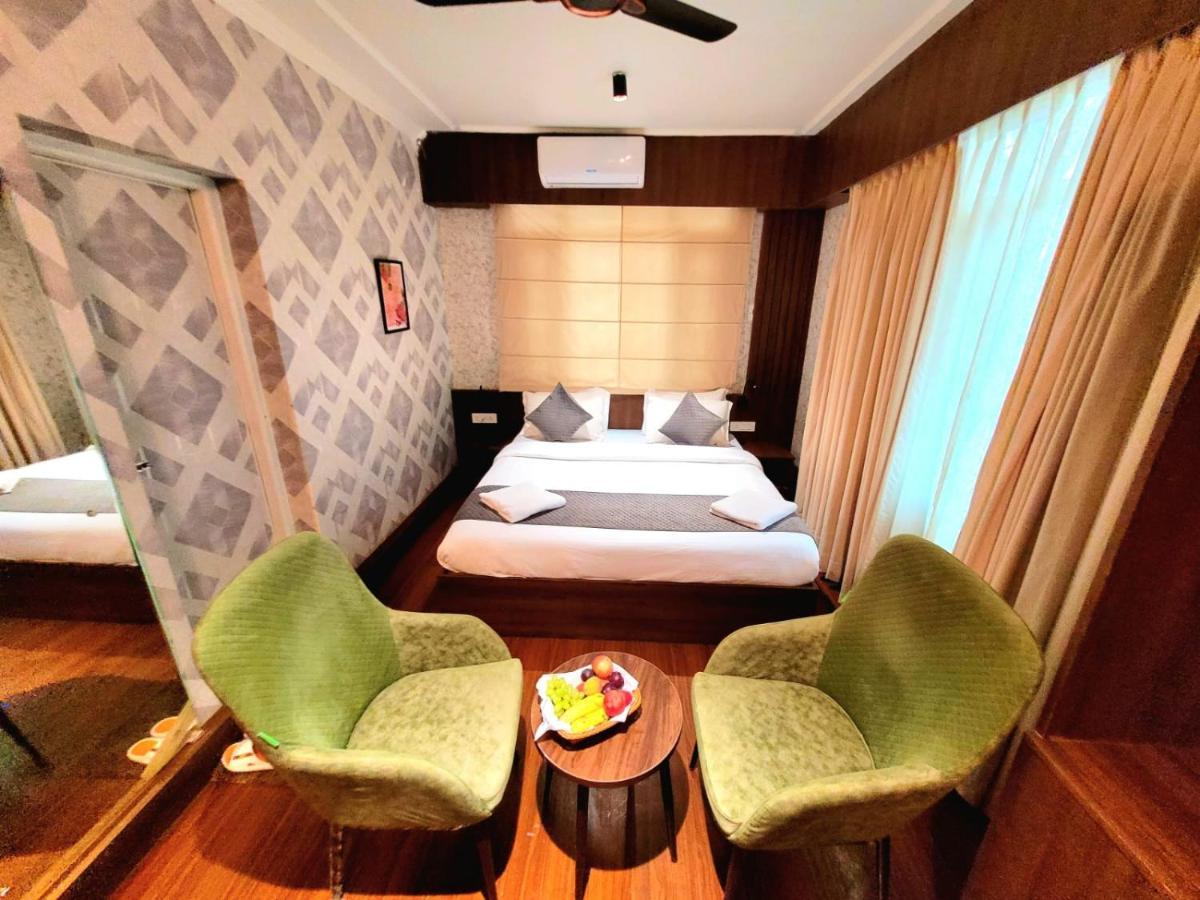 Hotel Green Rooms, Vintage Luxury Near Dal Lake Срінагар Екстер'єр фото