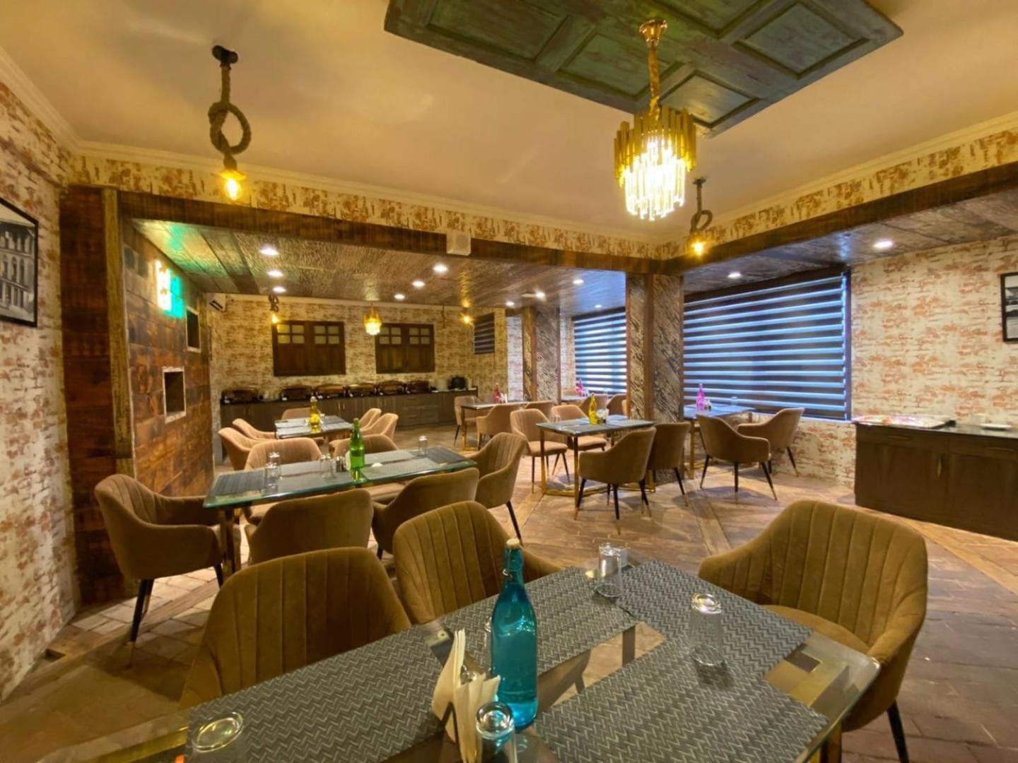 Hotel Green Rooms, Vintage Luxury Near Dal Lake Срінагар Екстер'єр фото