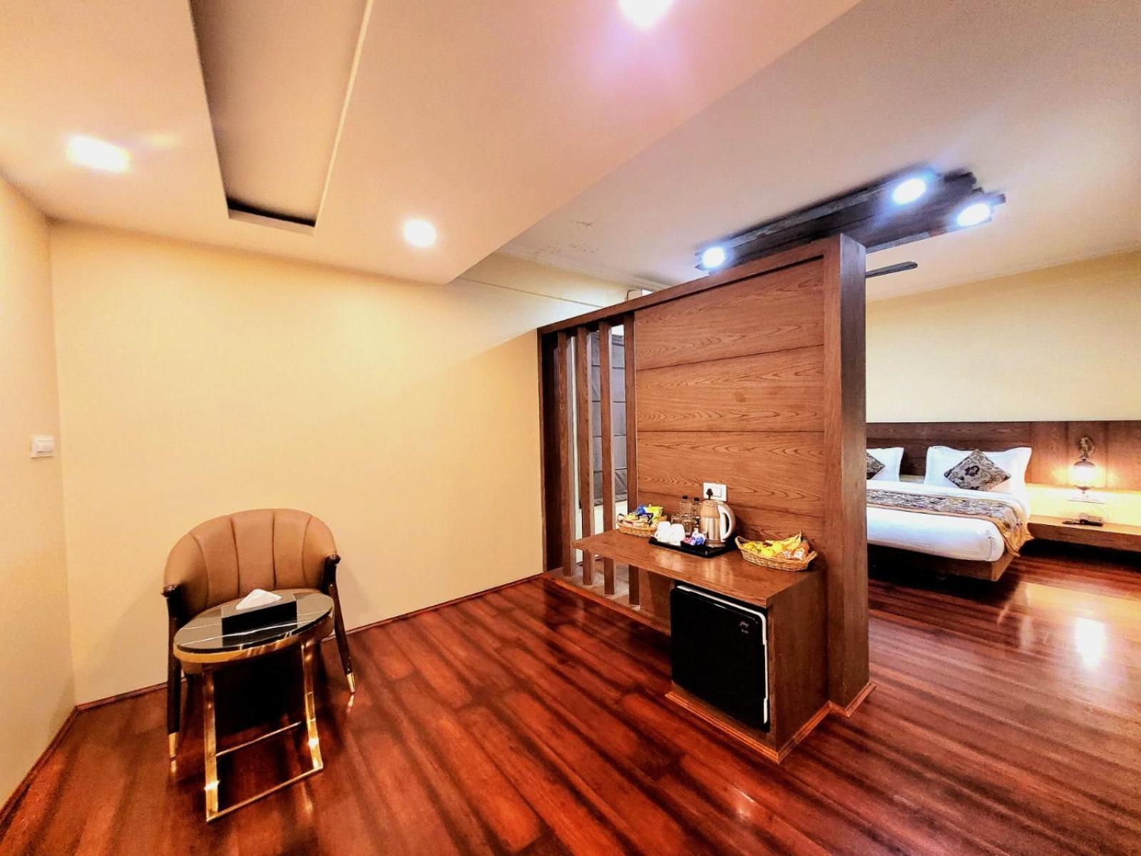 Hotel Green Rooms, Vintage Luxury Near Dal Lake Срінагар Екстер'єр фото