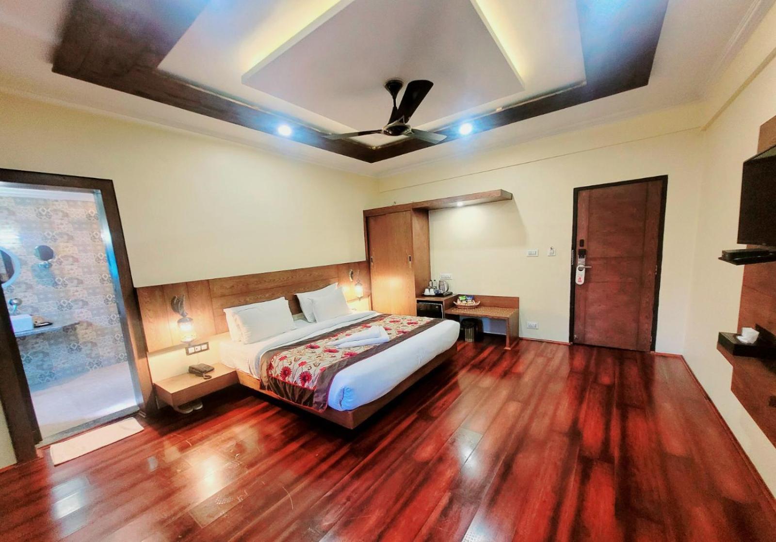 Hotel Green Rooms, Vintage Luxury Near Dal Lake Срінагар Екстер'єр фото